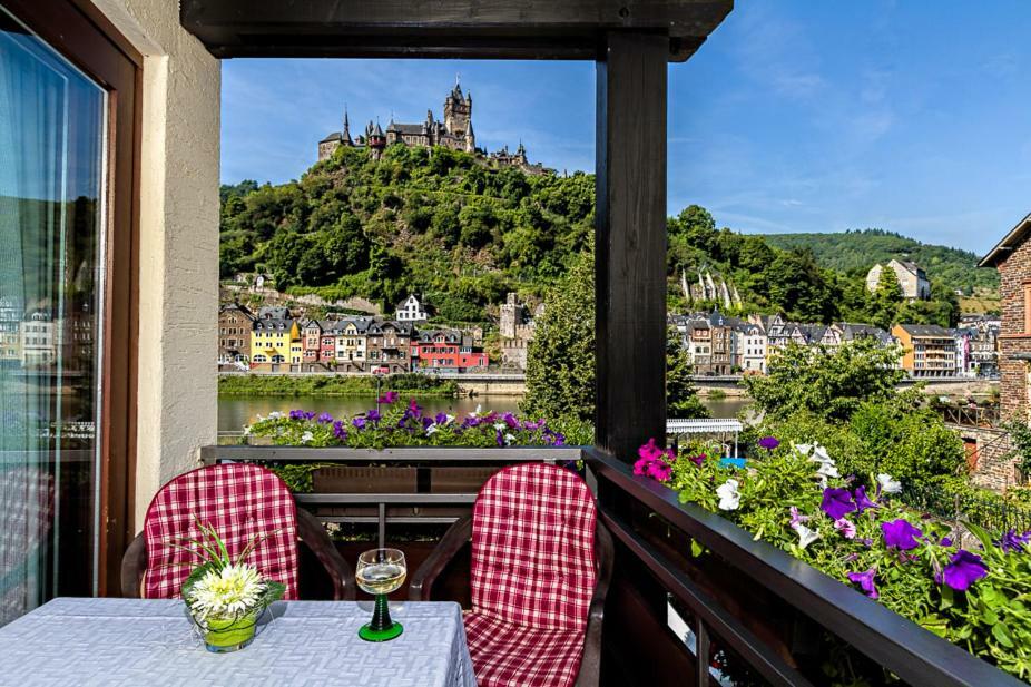 Apartments Haus Daniela Cochem Buitenkant foto